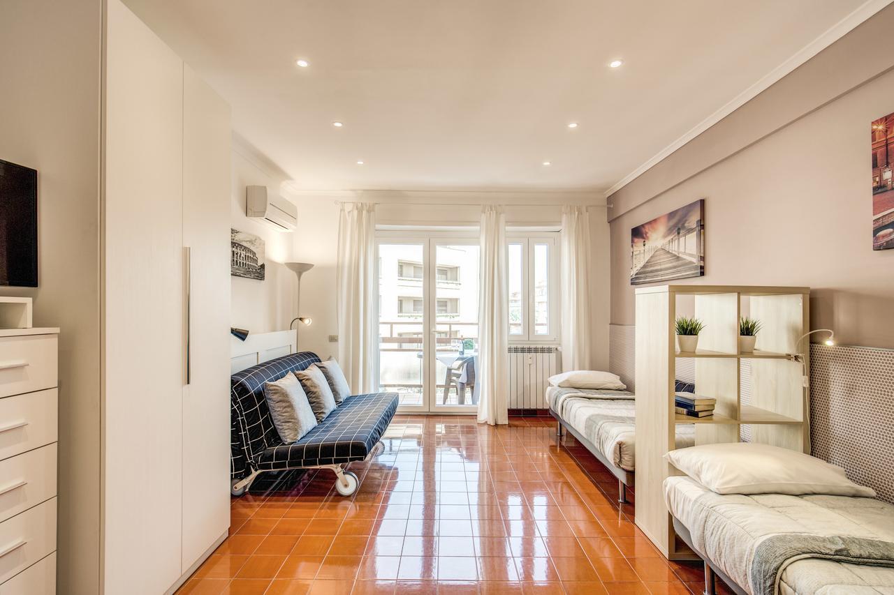 Rome4Guest Ostia 2 Apartment Bagian luar foto